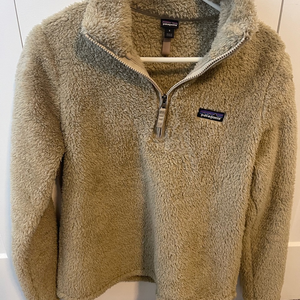 Patagonia fluffy zip sweater, S